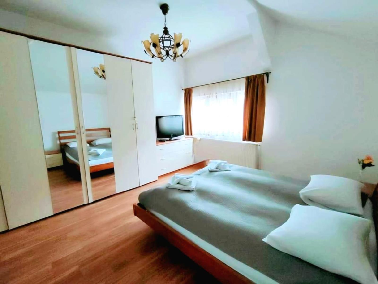 Pensiunea Cerbul - Valea Dobarlaului Exteriér fotografie