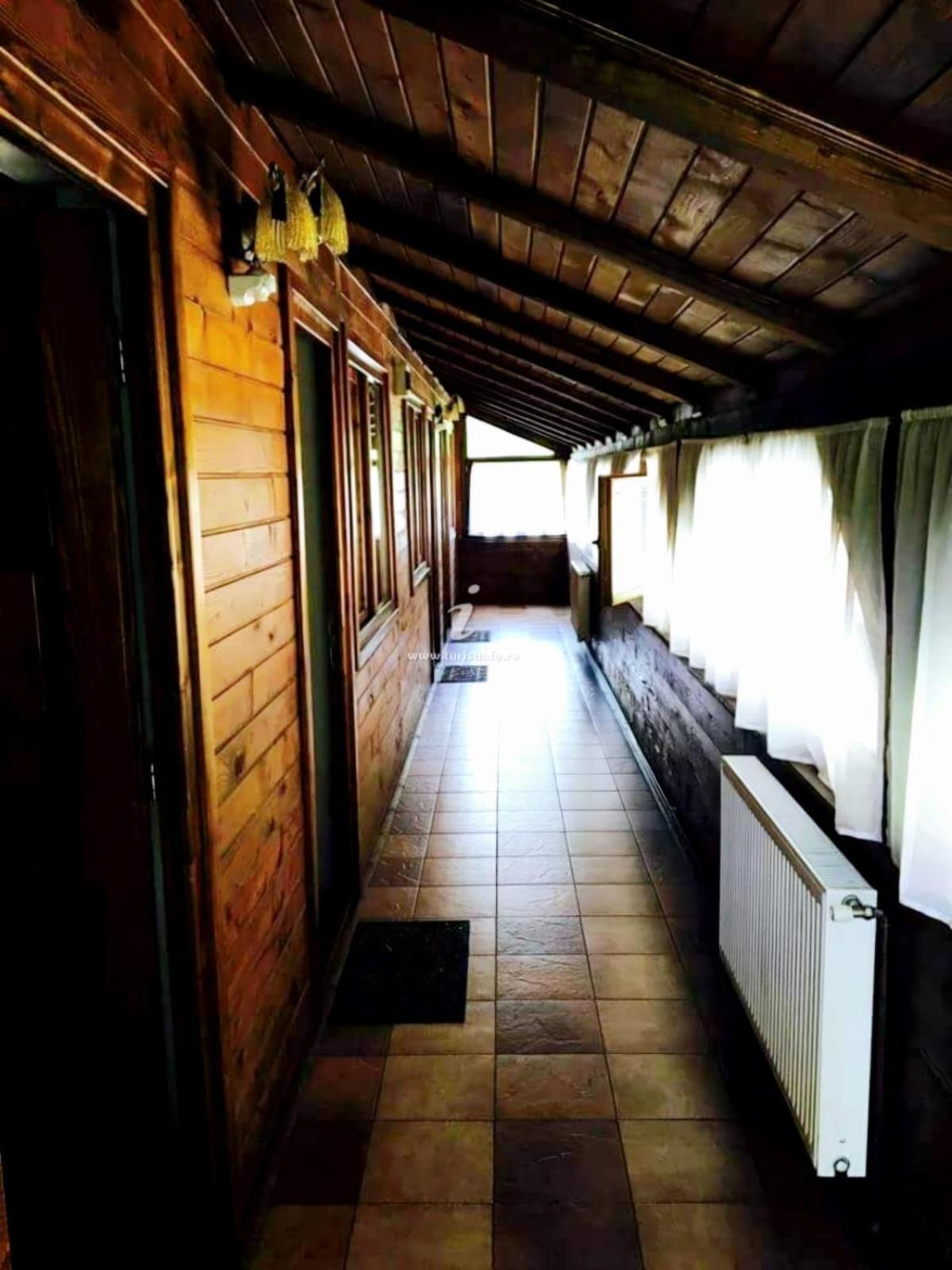 Pensiunea Cerbul - Valea Dobarlaului Exteriér fotografie
